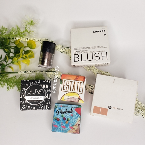 Makeup Bundle - 5 Items Value of $50+ - Picture 2 of 3